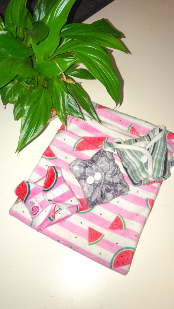 Wet bags for reusable sanitary pads