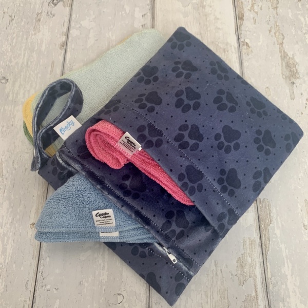 Cheeky Wipes Kit Salviette Lavabili Per Bambino – 25 Pezzi In Cotone Con Contenitori E Oli Essenziali